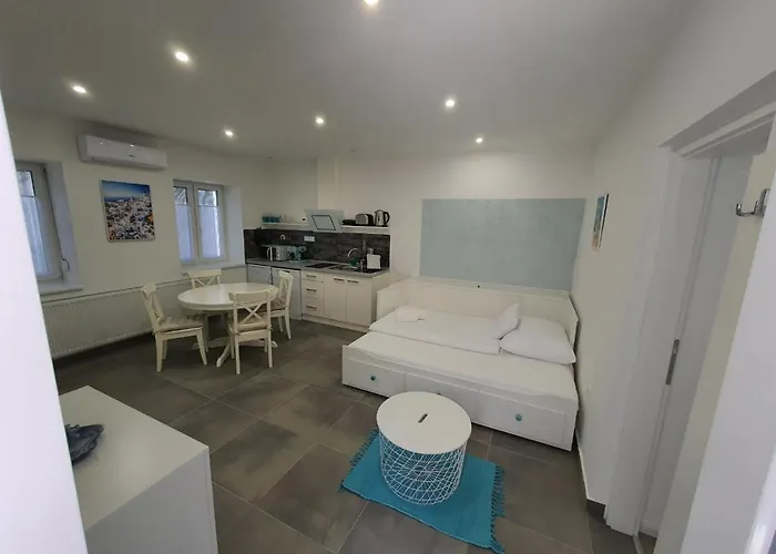 Mykonos * מאקו